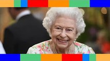 Elizabeth II  la reine sourire aux lèvres à l'aube de son jubilé de platine