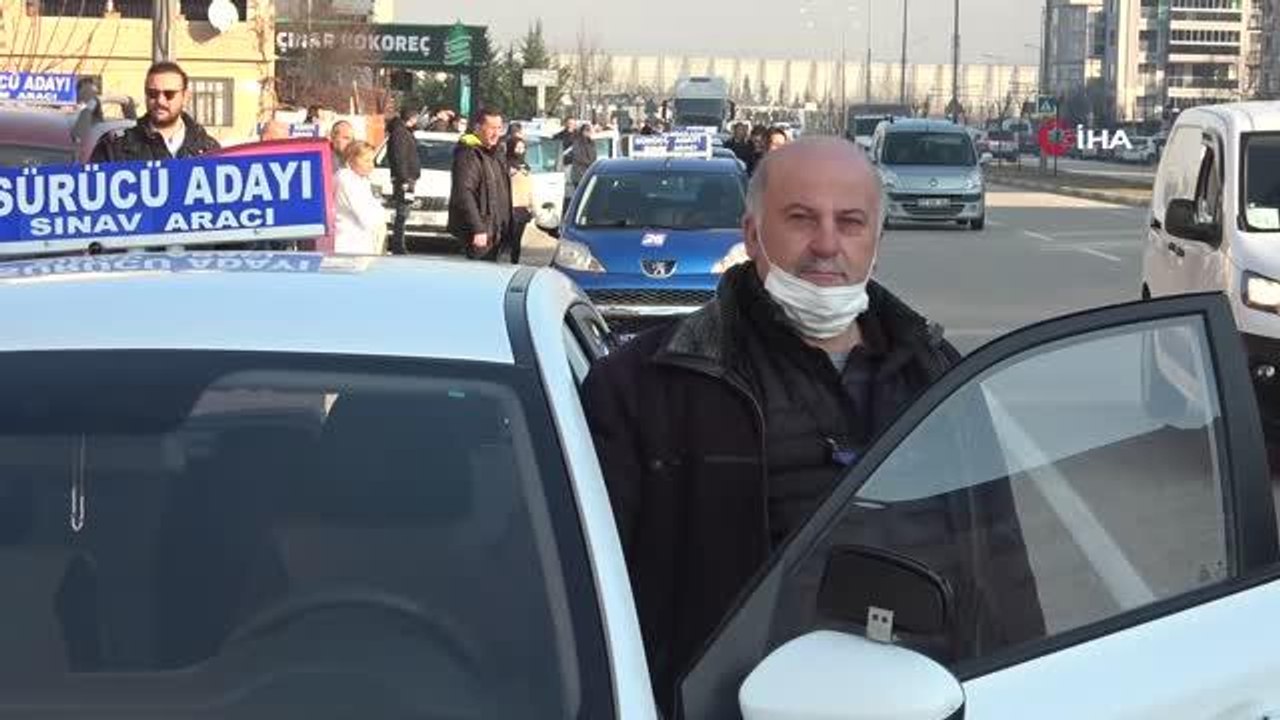 Son dakika gündem: Direksiyon sınavı sırasında kaza sonucu hayatını kaybeden sürücü eğitmeni Bursa'da anıldı