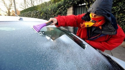 De-Ice Your Windscreen In No Time With These Household Objects