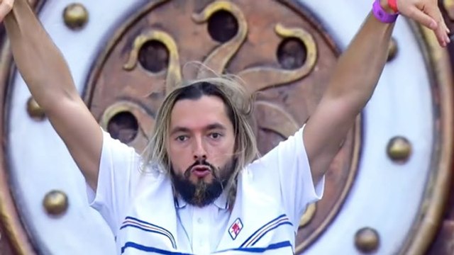 Watch - DJ’s Strange Dance Moves Cause Quite A Stir At Tomorrowland Festival