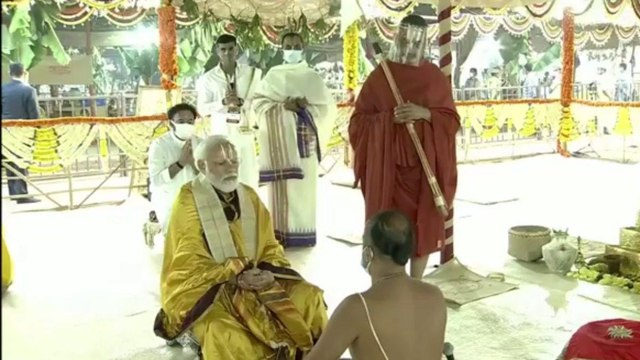 Video: Before unveiling Statue of Equality PM offered prayer