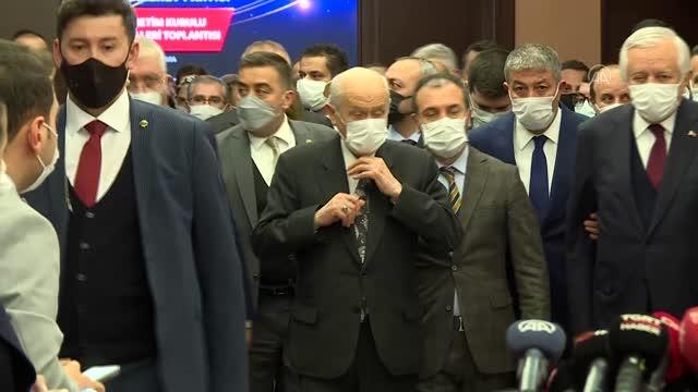 Bahçeli: Sayın Cumhurbaşkanı ve muhterem eşine geçmiş olsun dileklerimi iletiyorum