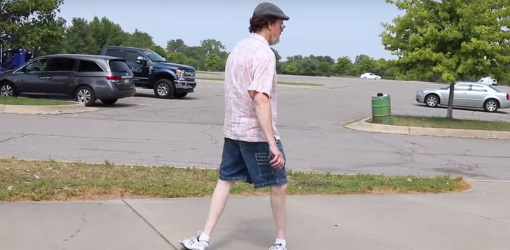 This Guy Can Walk With His Feet Twisted All The Way Around In Mind-Boggling Stunt