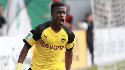 14 Year-Old Football Phenom Made Millionaire Thanks To Nike!