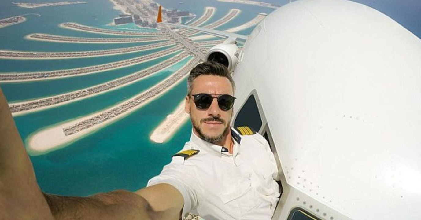 This Pilot's Selfies Are Breaking The Internet