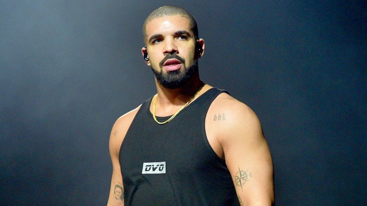 Why Drake Up And Gives A Woman A 10K Shopping Spree