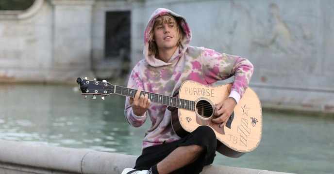 Justin Bieber Filmed Serenading Hailey Baldwin On The Streets Of London