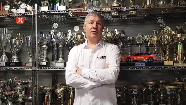 Çıldır Gölü'nde şampiyonluk kazandıran araçlar ile atlı kızaklar yarıştı