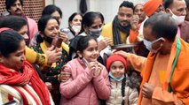UP: CM Yogi meet Sikh families during campaign in Gorakhpur