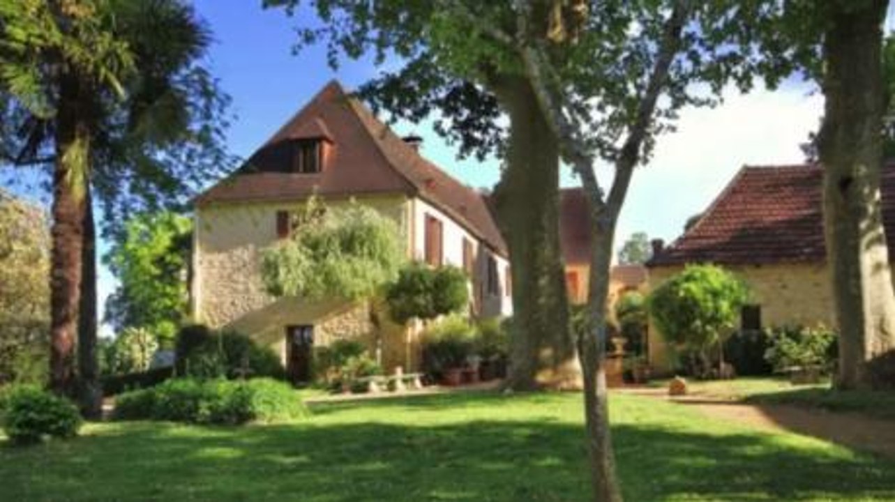 Dordogne: Become The Owner Of £175m Property For Just Over a Tenner!