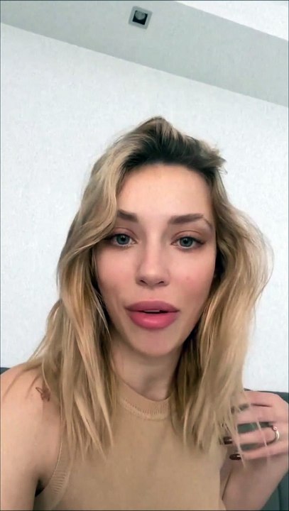 Έξαλλη Γαρυφαλλιά Καληφώνη: «Ακόμα και να γίνω κολλητή με τον πρώην μου, δεν θα τους ρωτήσω»