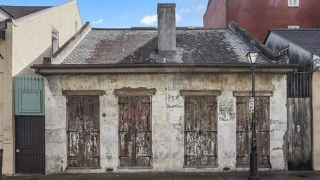 This Rundown Old House Is Hiding A Surprising Secret - Which Makes It Worth A Million Pounds