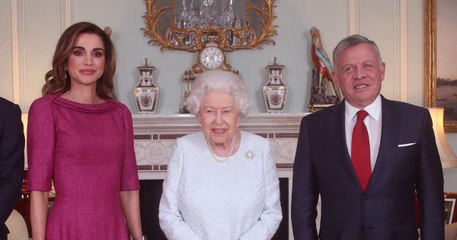 Online Users Left Concerned For The Queen Because Of This Worrying Detail In Royal Photo