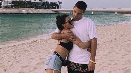 5 Signs That Prove He’s Still Into You