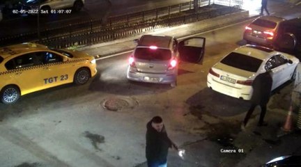 Bebek'te ünlü kafeteryaya silahlı saldırı kamerada: Geçen ay işine son verilmiş