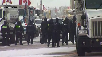 مدن كندية تستعد لاضطرابات بسبب قافلة الشاحنات احتجاجاً على إلزامية اللقاح