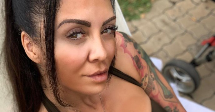 This Model Claims She Can't Find Love For One Bizarre Reason