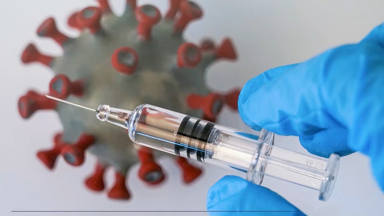 COVID-19: Moderna's chief medical officer warns that a vaccine does not prevent transmission of virus