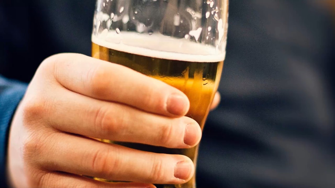 Why you shouldn't go to the toilet after the first beer
