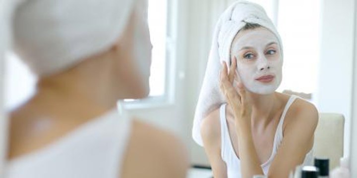 Make Two Perfect Anti-Aging Masks From Just One Egg