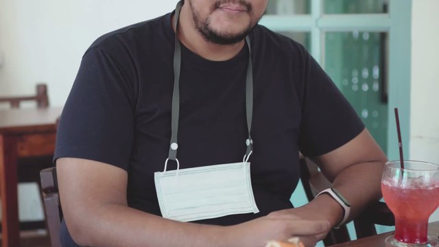 Personal trainer completely transforms after gaining 60 pounds