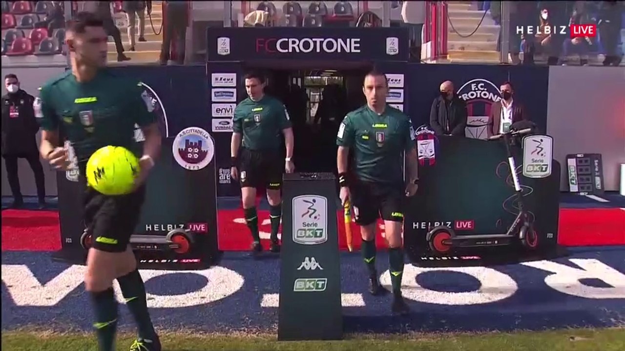 Crotone v Cittadella