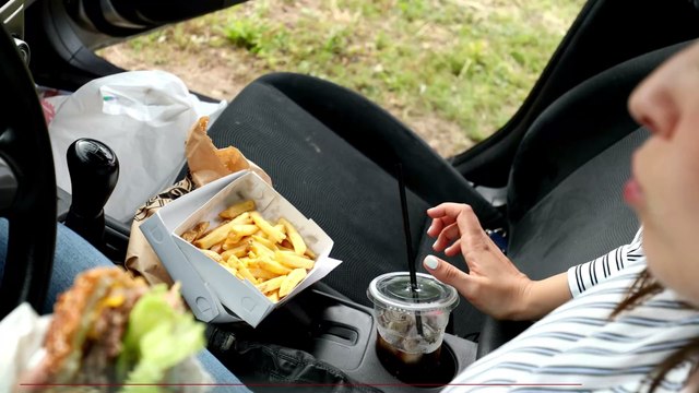 These common foods and drinks could increase your risk of developing bowel disease