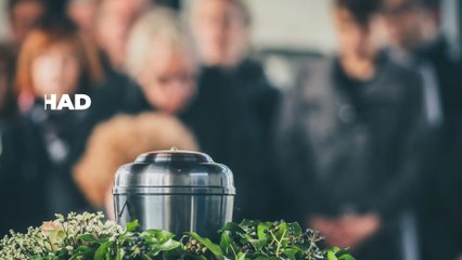 'Greedy' husband had wife promise to bury him with his money, you'll love what she did