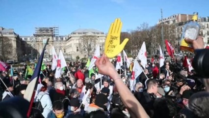 La izquierda protesta en Lille contra el ultraderechista Éric Zemmour