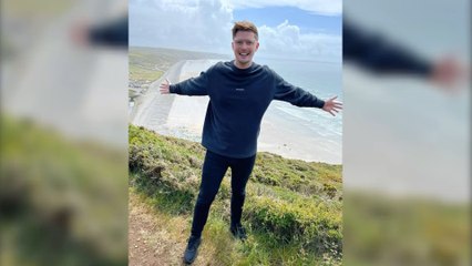 Dr Alex George shocks the internet in new topless selfie