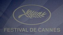 Festival de Cannes : Angelina Kali dévoile involontairement un sein sur le tapis rouge
