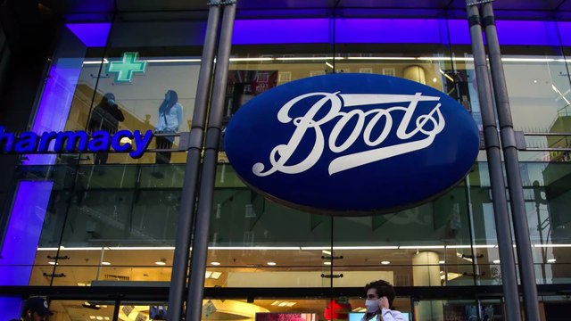 Boots is giving away prizes to anyone who spends £20