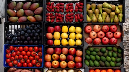 Eat these fruits to avoid putting on holiday weight