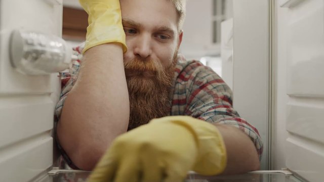 Comment nettoyer parfaitement son frigo ?