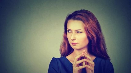 Elle découvre un tampon dans la chambre de son compagnon et prouve son infidélité