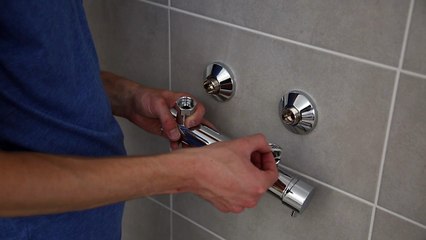 Les Tutos Maison & Travaux - Comment poser une douche ?