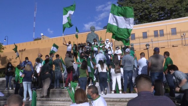 Simpatizantes apoyan desde las calles a sus candidatos en la víspera de elecciones en Costa Rica
