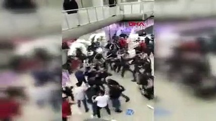 Düğün salonunda ''savaş'' çıktı! Dehşet anları kamerada