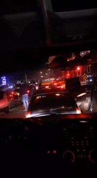 Bursa'da yolu trafiğe kapatıp eğlendiler
