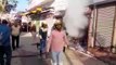सड़क पर कचरा जलाने से जली दुकान, सीसीटीवी में कैद हुई घटना
