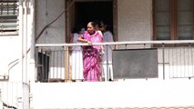 Lata Mangeshkar Demise: लता जी के पार्थिव शरीर का इंतजार करता परिवार | FilmiBeat