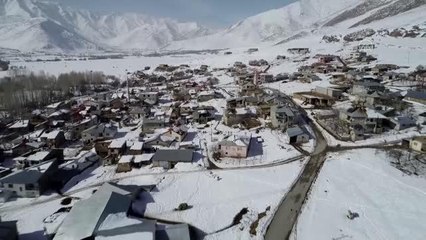 Kar yağışı kuraklıktan etkilenen besicileri sevindirdi