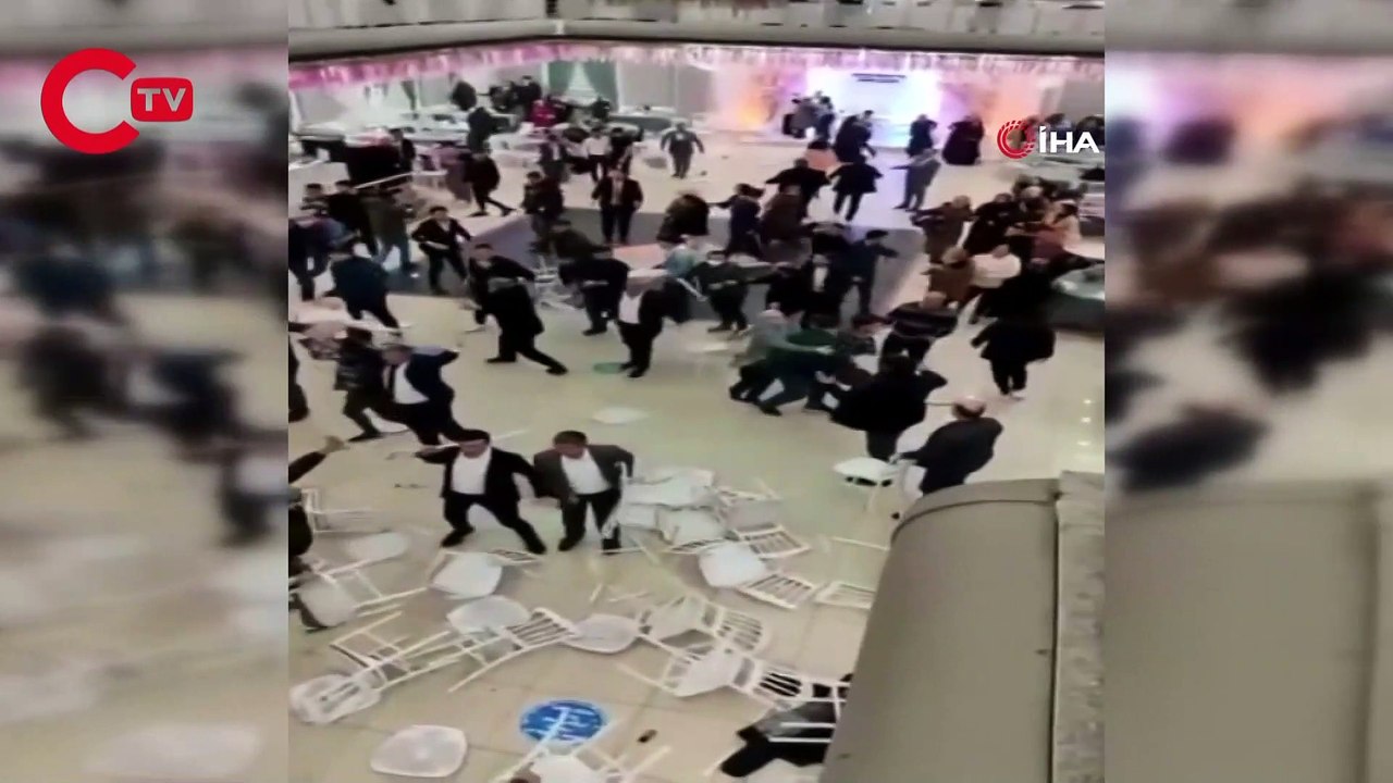 Düğünde sandalyeler havada uçuştu, ortalık savaş alanına döndü