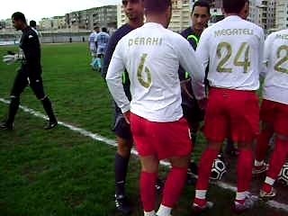 JSMB2-OMR ( Salut des deux équipes le public )