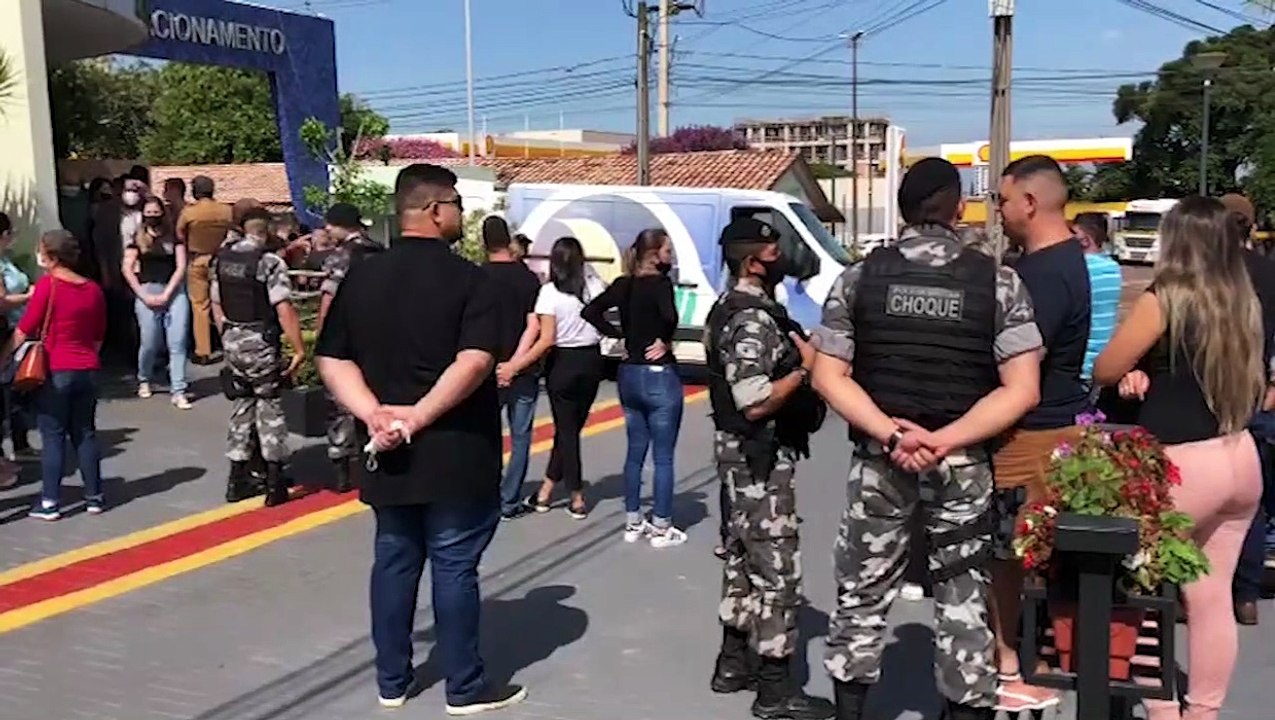 Amigos e familiares realizam cortejo fúnebre pela morte do PRF André Cassiano Messias Valdameri