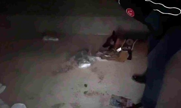 Arabasında uyuşturucu madde, evinde uçaksavar mermisi bulundu
