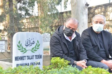 Fatih Terim, ölüm yıl dönümünde babasının mezarını ziyaret etti