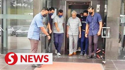 Dr Mahathir out and about, shows good signs of recovery