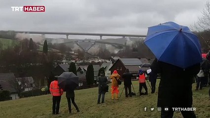 Almanya'da viyadük saniyeler içinde yıkıldı