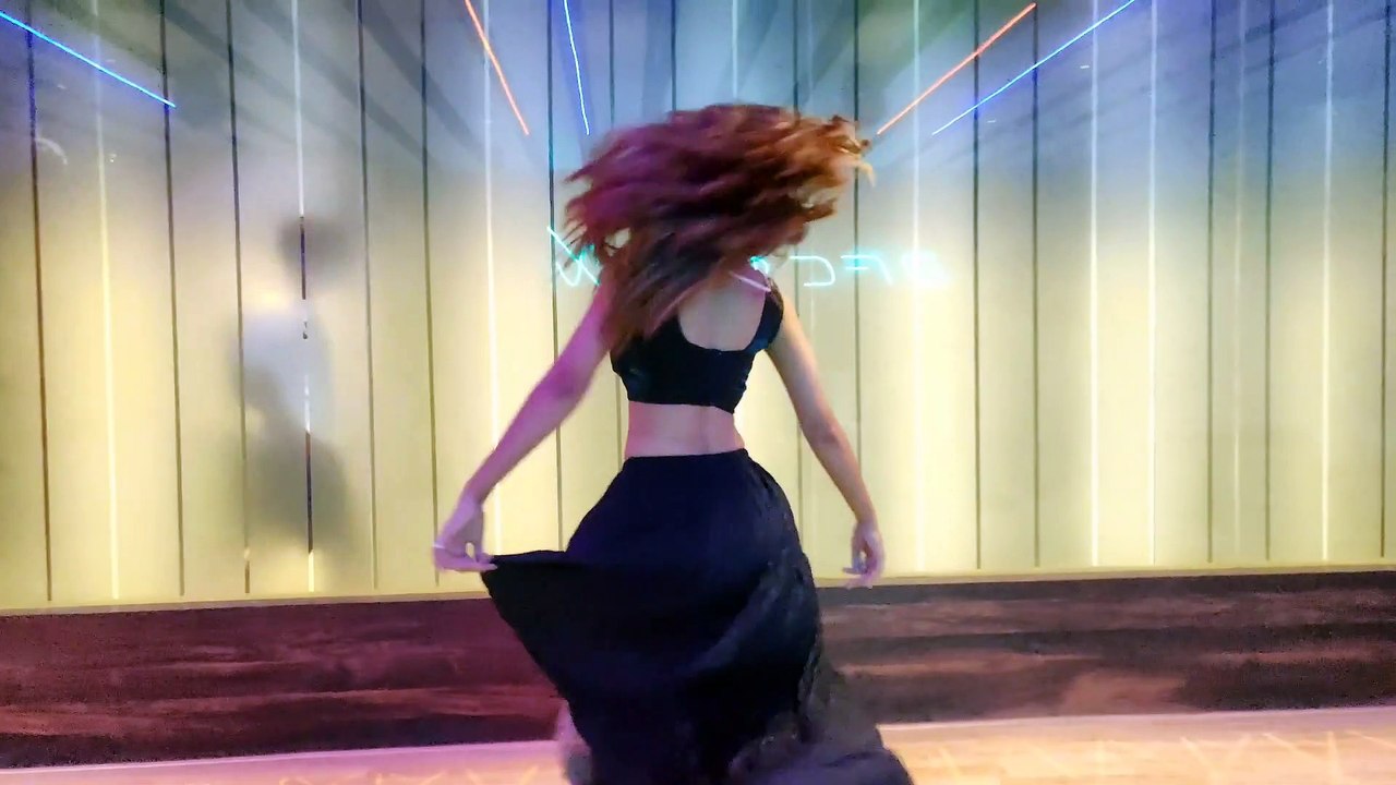 Basuri - Hum do Hamare do | Rajkumar Rao, Kriti sanon, Sachin Jigar, Asees Kaur | Dance Cover Video by Rani Tamkhane